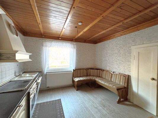 EG: Wohnküche mit Speisekammer