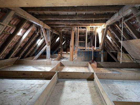 Dachboden über Stall und Scheune