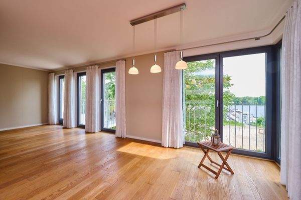 Fensterfront zum Main