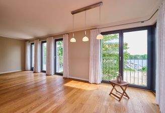 Fensterfront zum Main