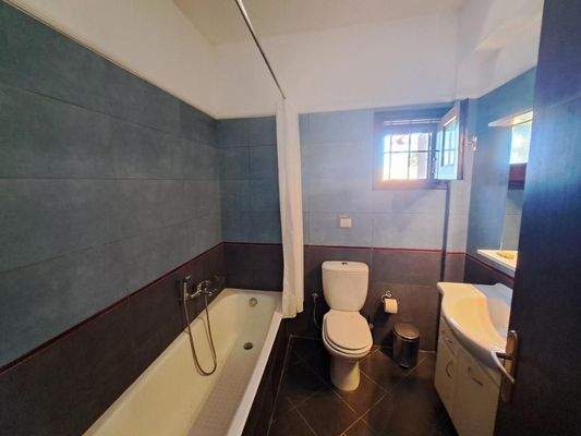 Kreta, Douliana: Elegante Villa mit Pool und Garten zu verkaufen