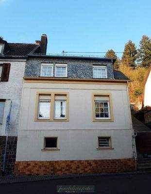 Frontansicht einseitig angebautes EFH