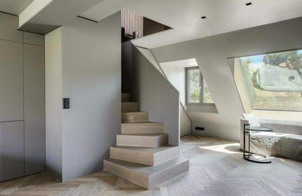 Treppe zum Spitzboden .jpeg