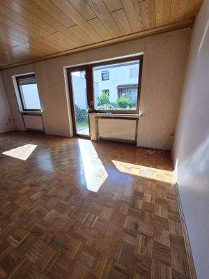 Blick vom Wohnzimmer Richtung Garten