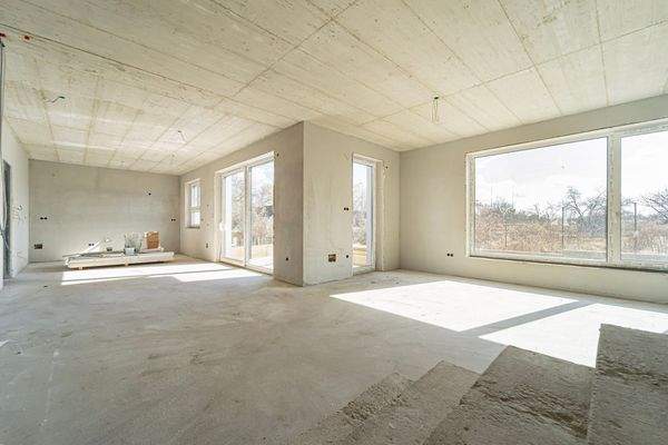  Haus im Bau - Wohnzimmer + Küche-Eßzimmer