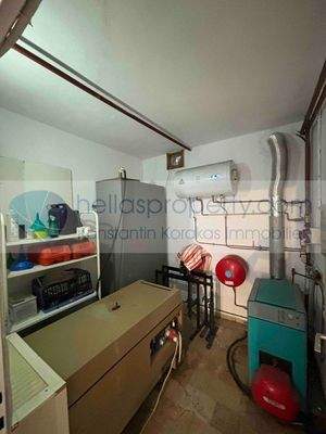 70. BASEMENT ROOMS & HEATING CELLAR