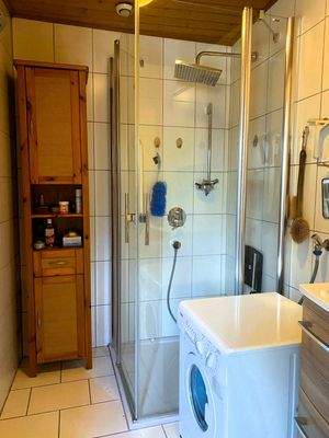 Bad und Waschmaschine Haus 1