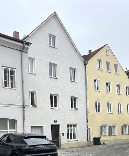 Renovierungsbedürftiges Mehrfamilienhaus in bester Innenstadtlage Regensburgs!