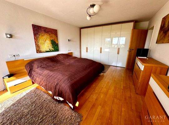 Schlafzimmer. (Seite 1)