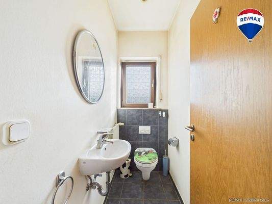 REMAX Immobilien DeLux Bungalow in Wadrill Gäse-WC
