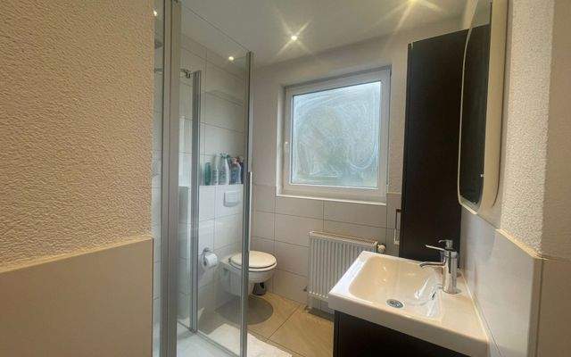 Bad Zimmer in Esslingen zu vermieten möbliert Wohnen auf Zeit urbanbnb 2.jpeg