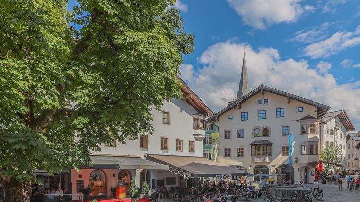 KITZIMMO-Freizeitwohnsitz in historischem Stadthaus mit Blick auf die Streif - Immobilien Kitzbühel.