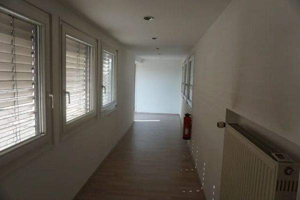 Vorderhaus, 1. OG, unrenoviert 