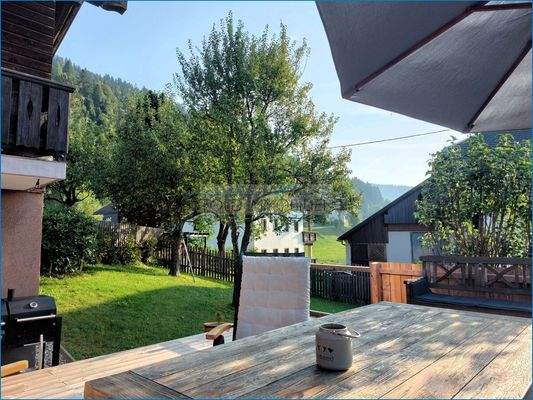 Terrasse mit Gartenblick