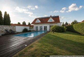 Garten_mit_Pool