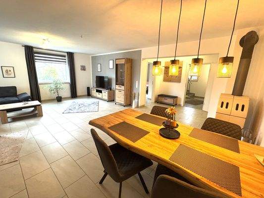 52. Wohn- und Essbereich EG