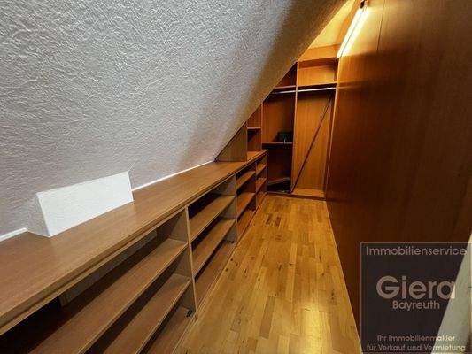 begehbarer Kleiderschr.