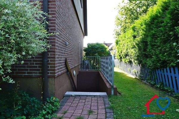 Kellertreppe außen.JPG