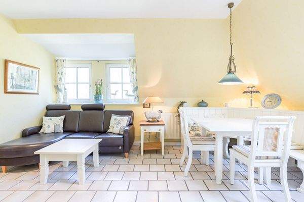 mit Wohn-/ Esszimmer, 