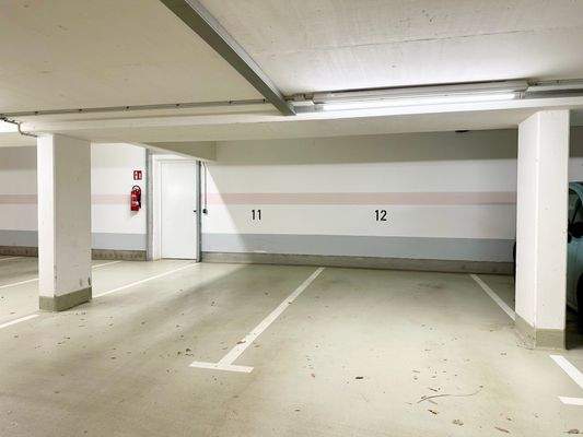 2 große Stellplätze