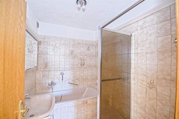 Bad und Gäste-WC 5120