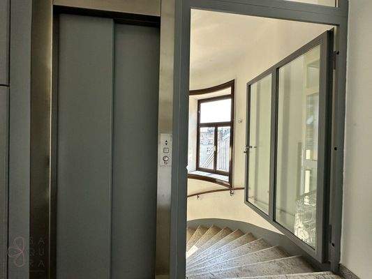 3UMSVYhNUTZHxYnaS52sLg