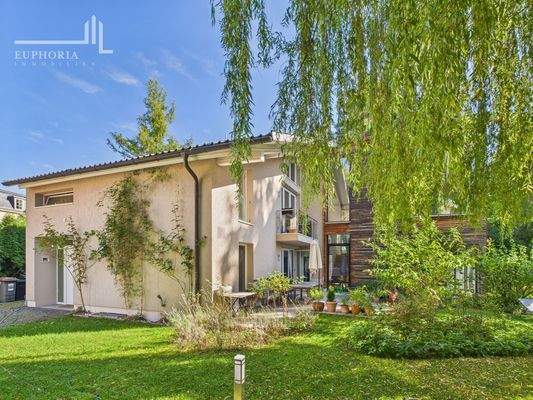 CAM03352G0-PR0080-STILL008