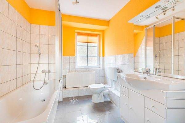 Badezimmer EG - 1. Wohnung