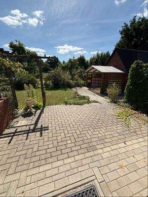 Blick von der Terrasse bei Sonnenschein