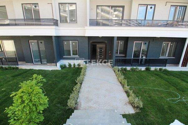 Apartments in a Complex with Extensive Amenities in Yalova