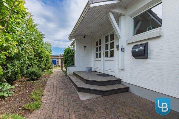 Überdachter Zugang zum Haus