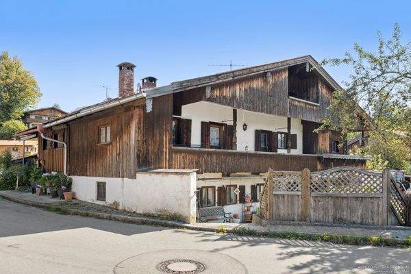 Außen_Seitliche_Front