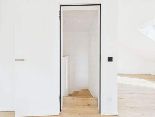 DG Treppenabgang vom Dachstudio