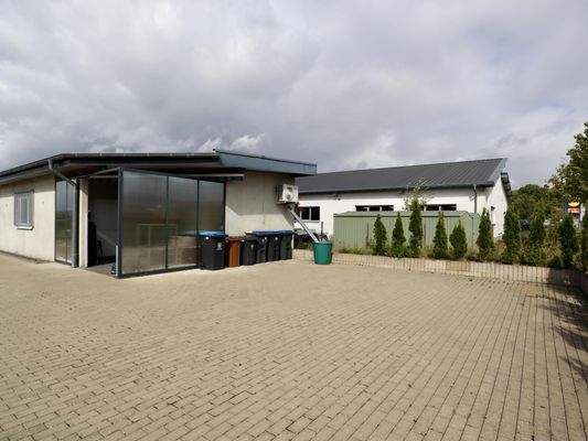 Rückwärtige Ansicht