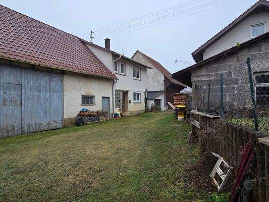 Ansicht Scheune und Haus