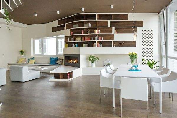 Clubraum mit Platz zum Arbeiten