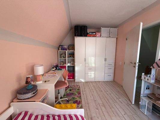 Kinderzimmer im OG
