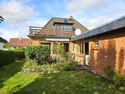 Blick zur Terrasse + Balkon