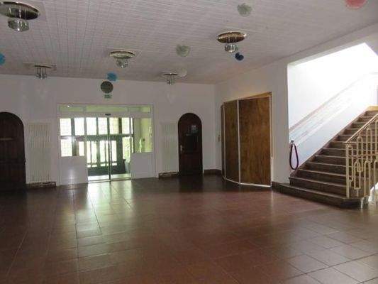 Eingangsbereich mit Weg ins Obergeschoss