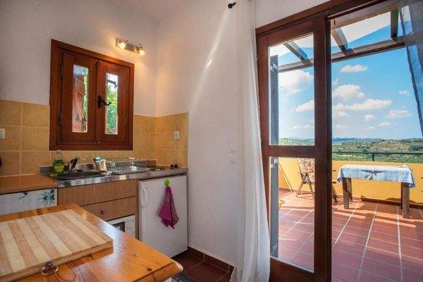 Kreta, Xamoudochori: Idyllische Residenz mit Apartments und Olivenhain zu verkaufen