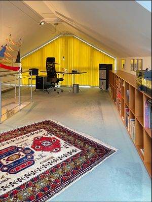 Büro unter dem Dach