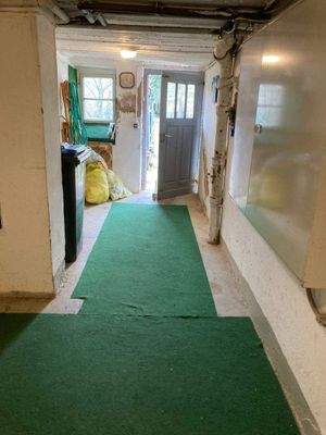 Keller / Ausgang zum Garten