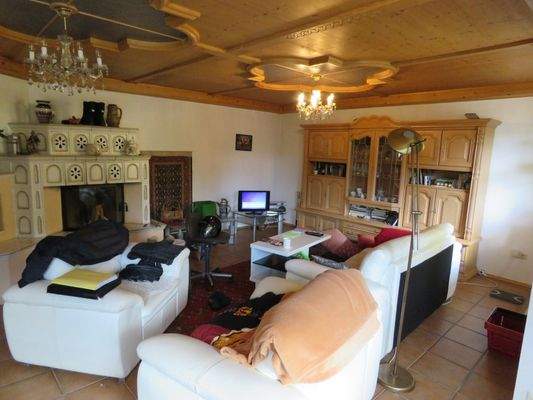 Wohnen - Küche mit Kachelofen im UG 