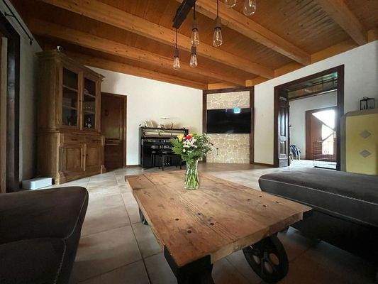 Großzügiges Wohnzimmer