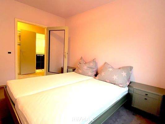 Schlafzimmer mit Doppelbett