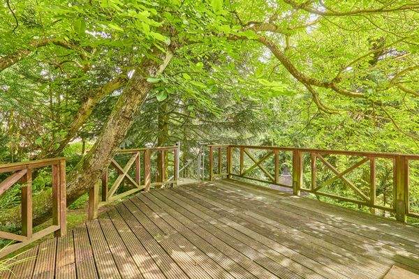 14 Terrasse Haupthaus.jpg