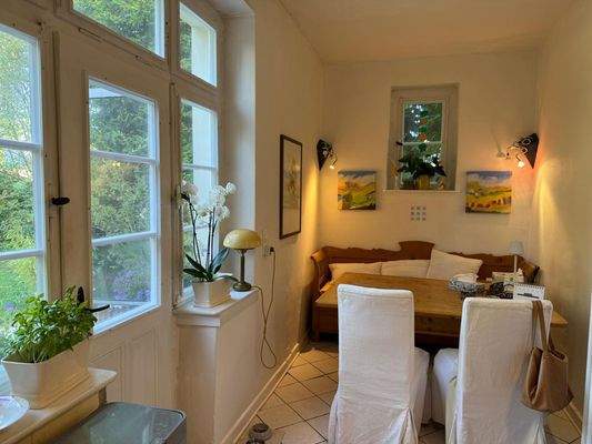 Küchensitzecke mit direktem Zugang zum Garten