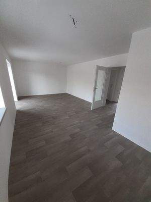 Wohnzimmer mit offener Küche 1.jpg