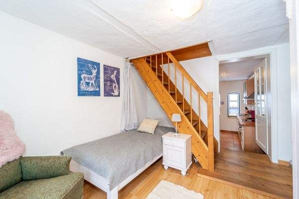 Zimmer mit Zugang ins OG