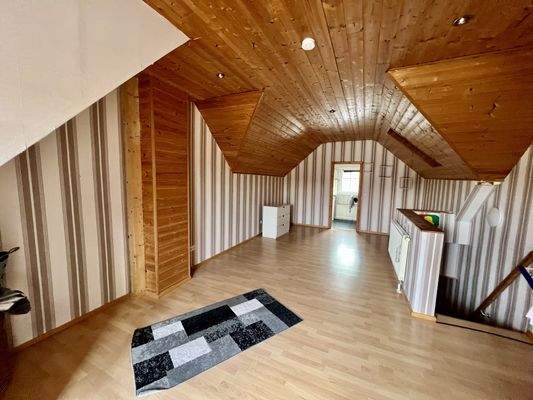 Großes Schlafzimmer (DG)..